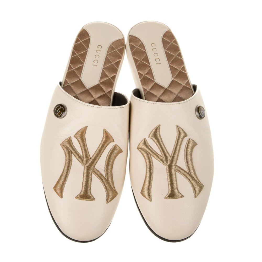 Gucci NEW WITH SHOE BAGS AND BOX NY Yankees Slides in Ivory